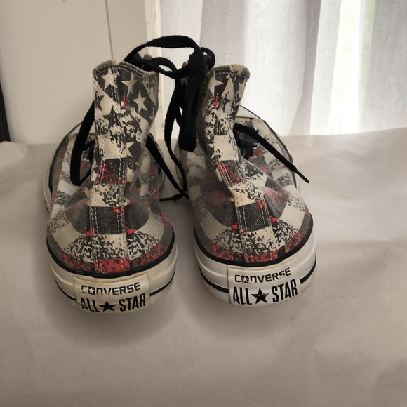 Converse shoes - Picture 4 of 7